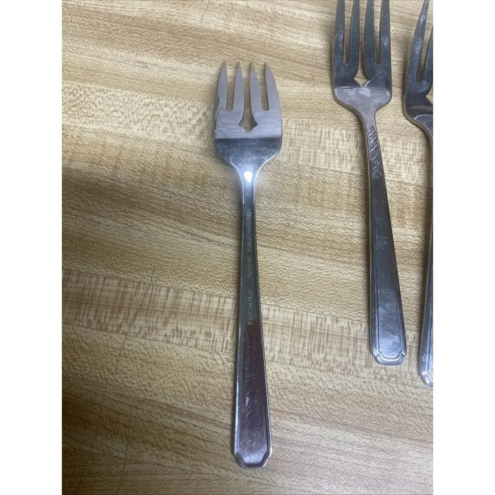 Set Of 9 Oneidacraft Deluxe Stainless Salad Fork Weave Pattern 6.25”